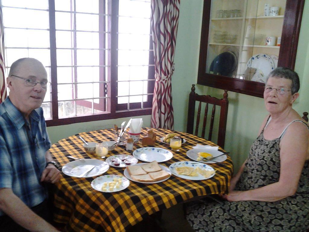 Rosegarden Homestay Fort Kochi ภายนอก รูปภาพ