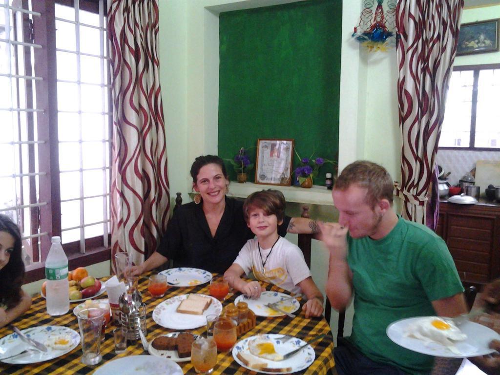 Rosegarden Homestay Fort Kochi ภายนอก รูปภาพ
